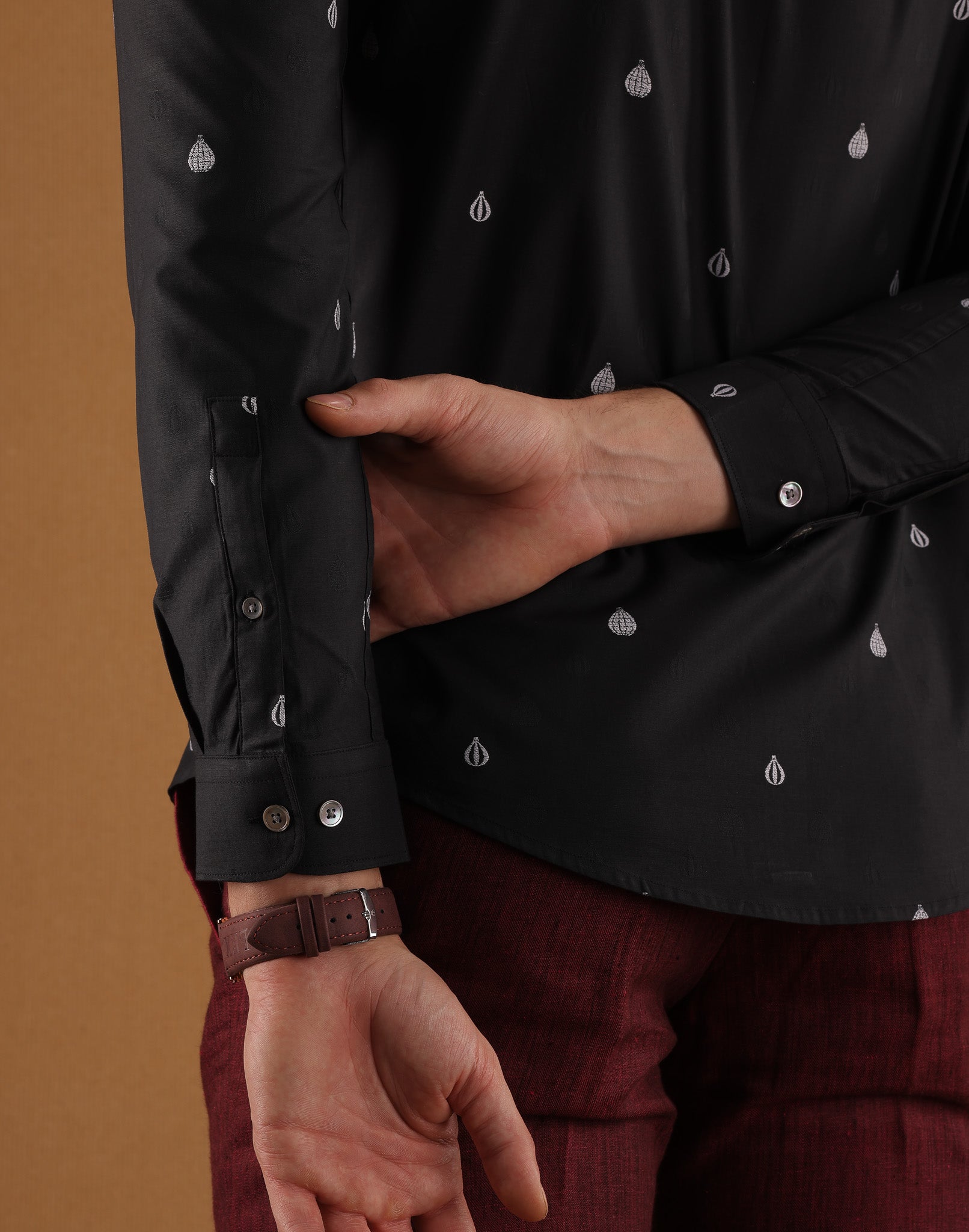 BLACK PRINT SHIRT