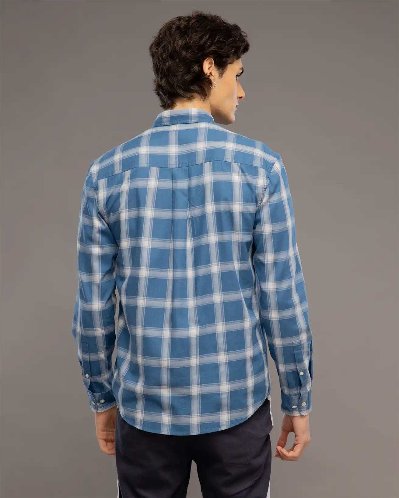 FINE BLUE CHECK SHIRT